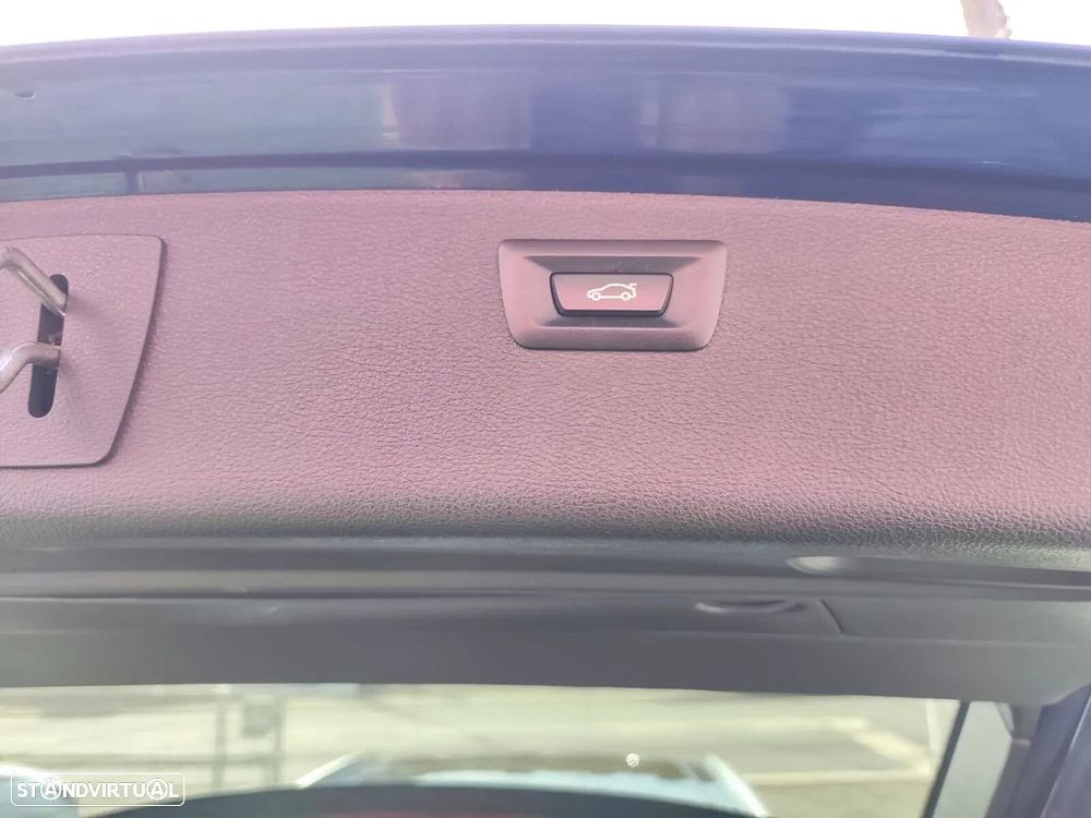 BMW 320 d Line Sport - 23