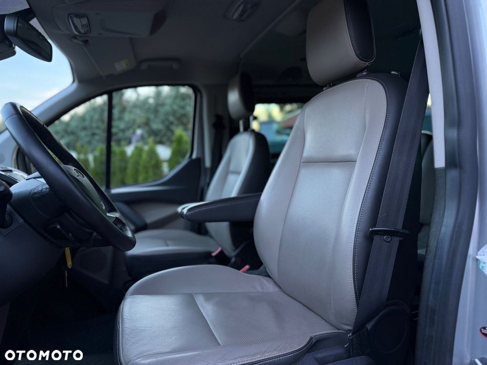Ford Tourneo Custom - 11