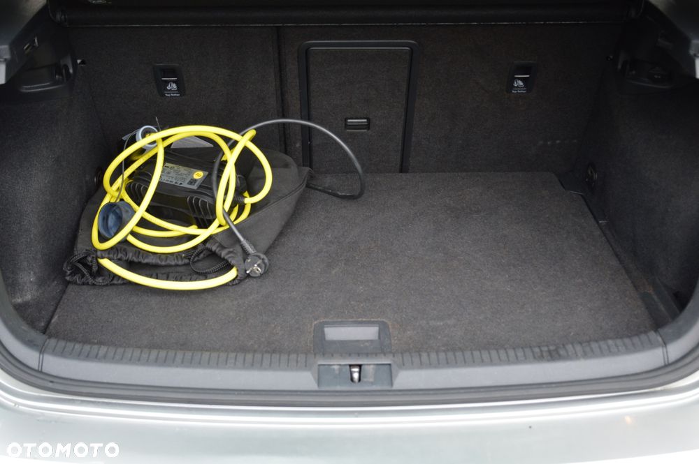 Volkswagen Golf - 35