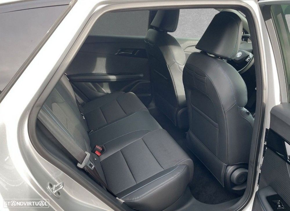 MG MG4 64 kWh Luxury - 6