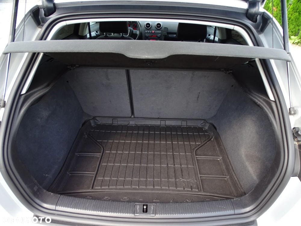 Audi A3 Sportback 2.0 TDI Ambiente S tronic - 17
