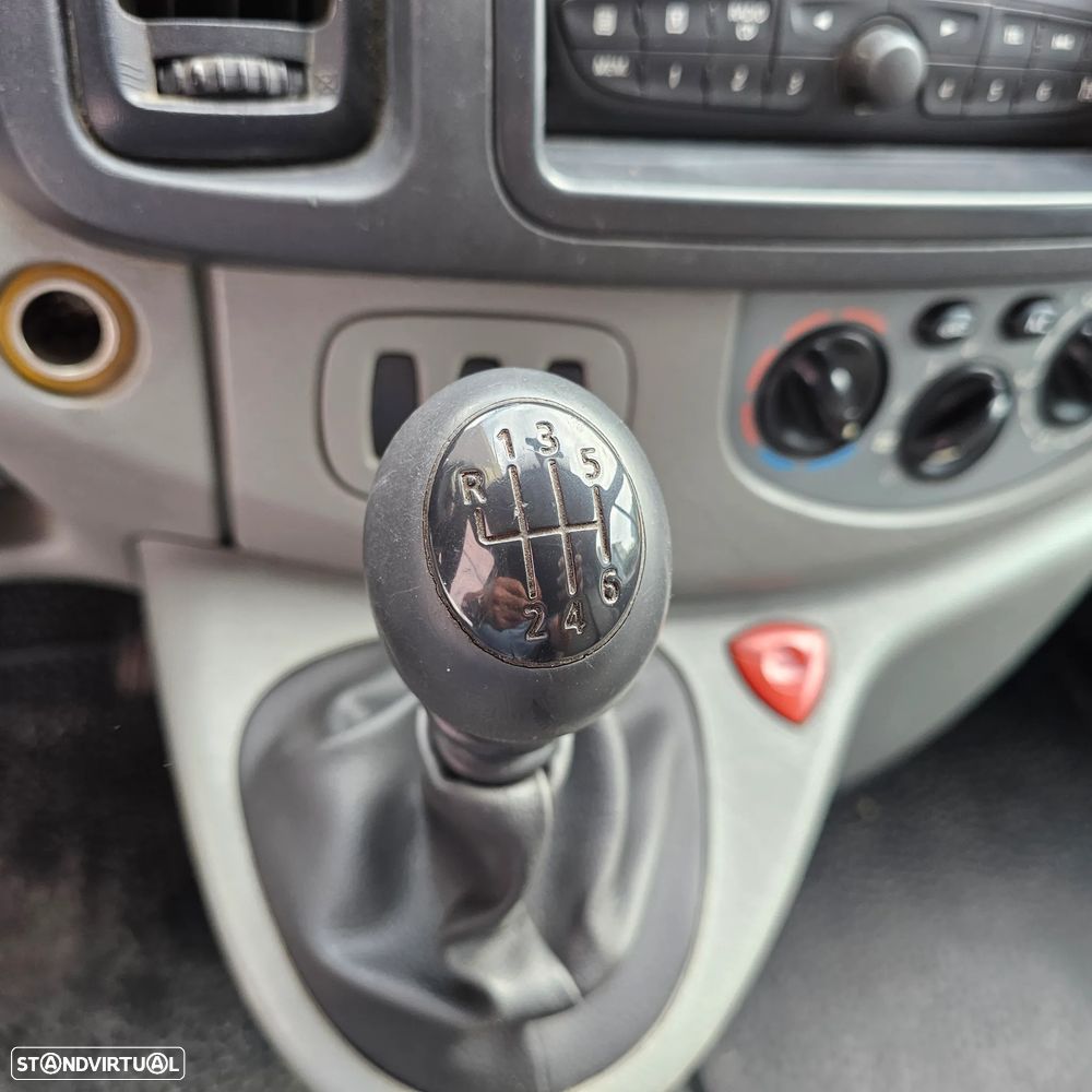 Renault Trafic - 16