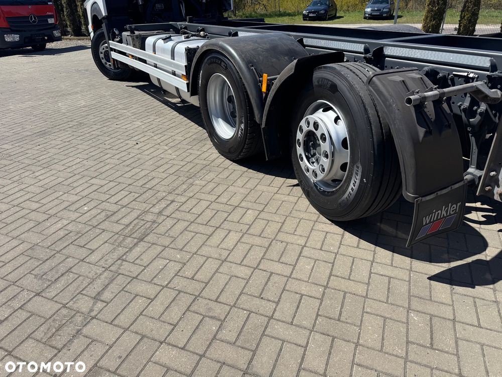 Mercedes-Benz - 11