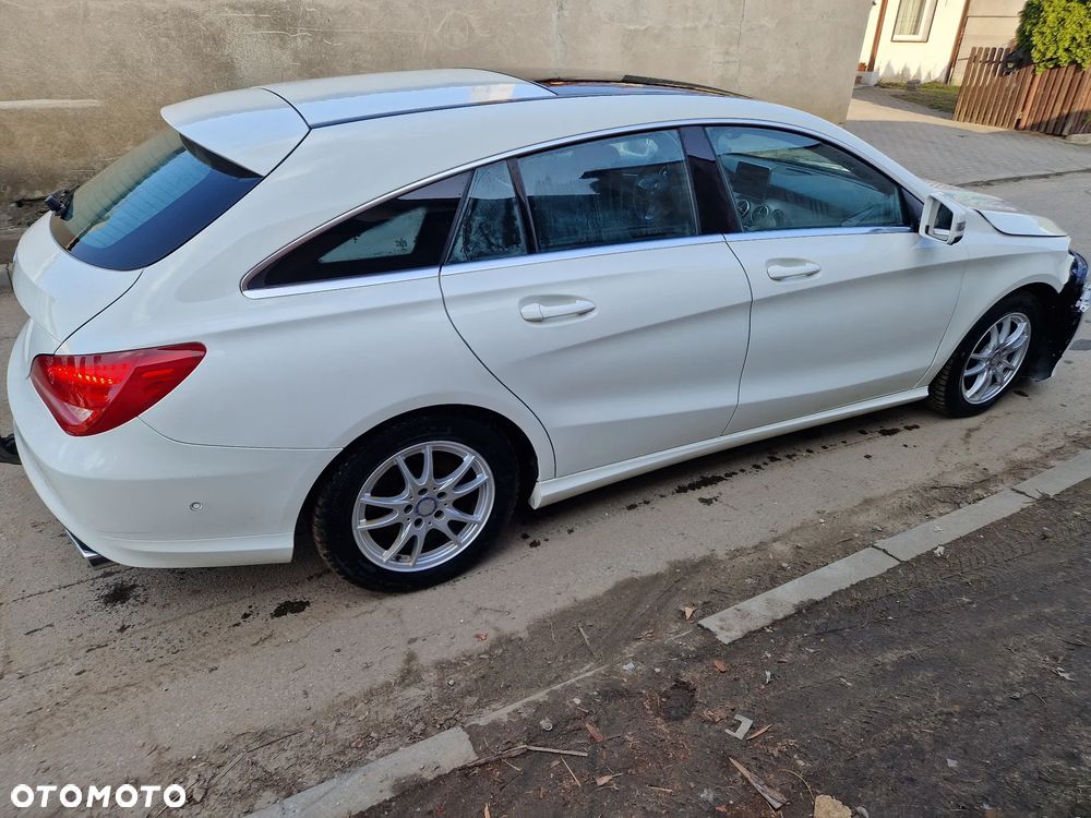Mercedes-Benz CLA 180 Peak Edition - 3