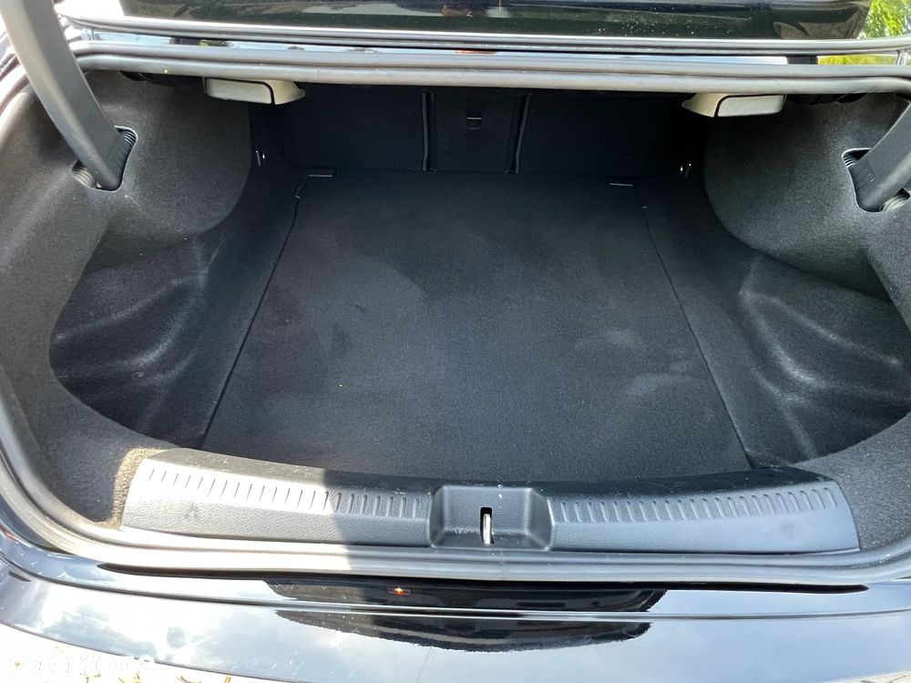 Mercedes-Benz CLA 180 Progressive 7G-DCT - 11