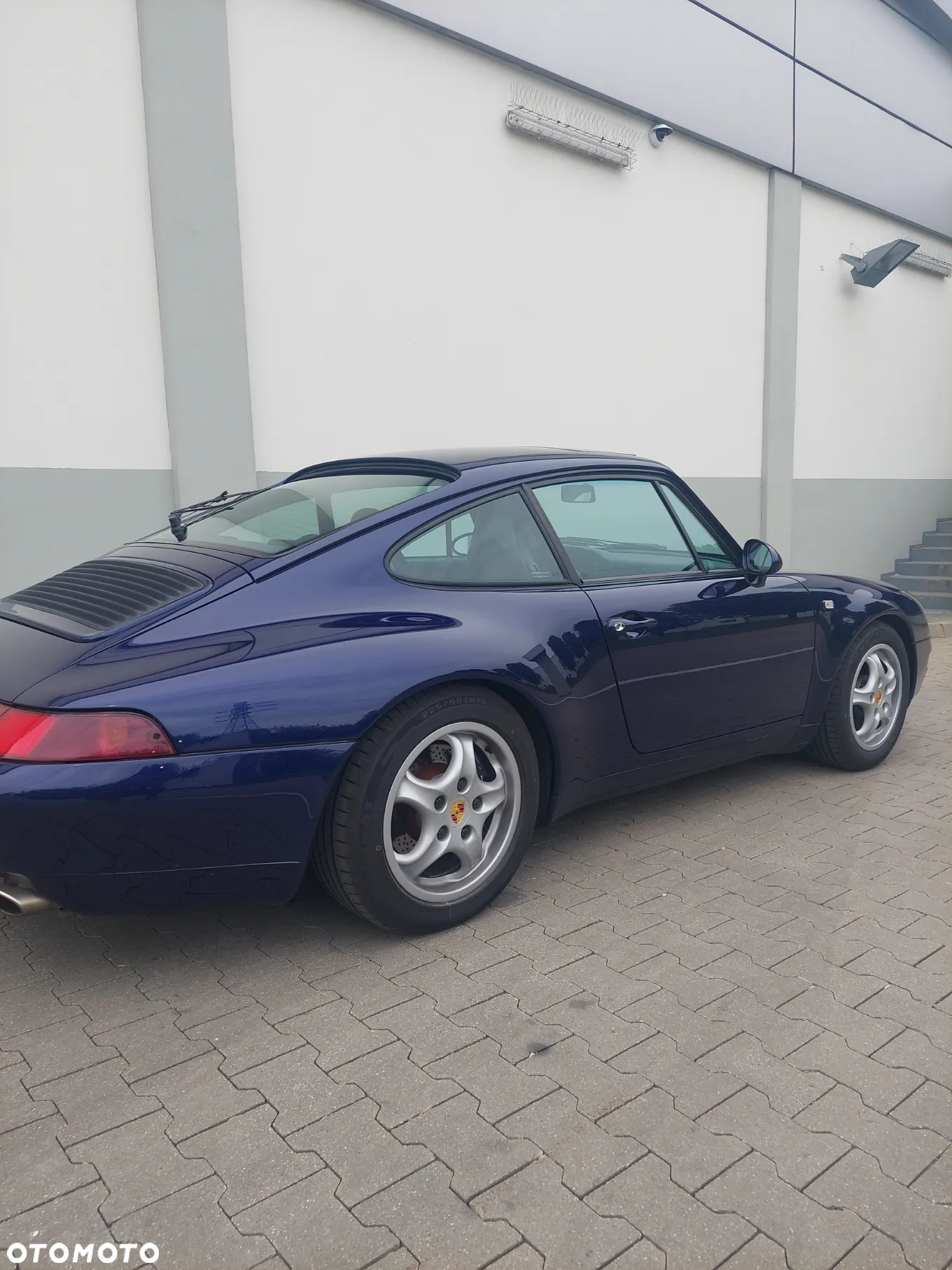 Porsche 911 Carrera - 4