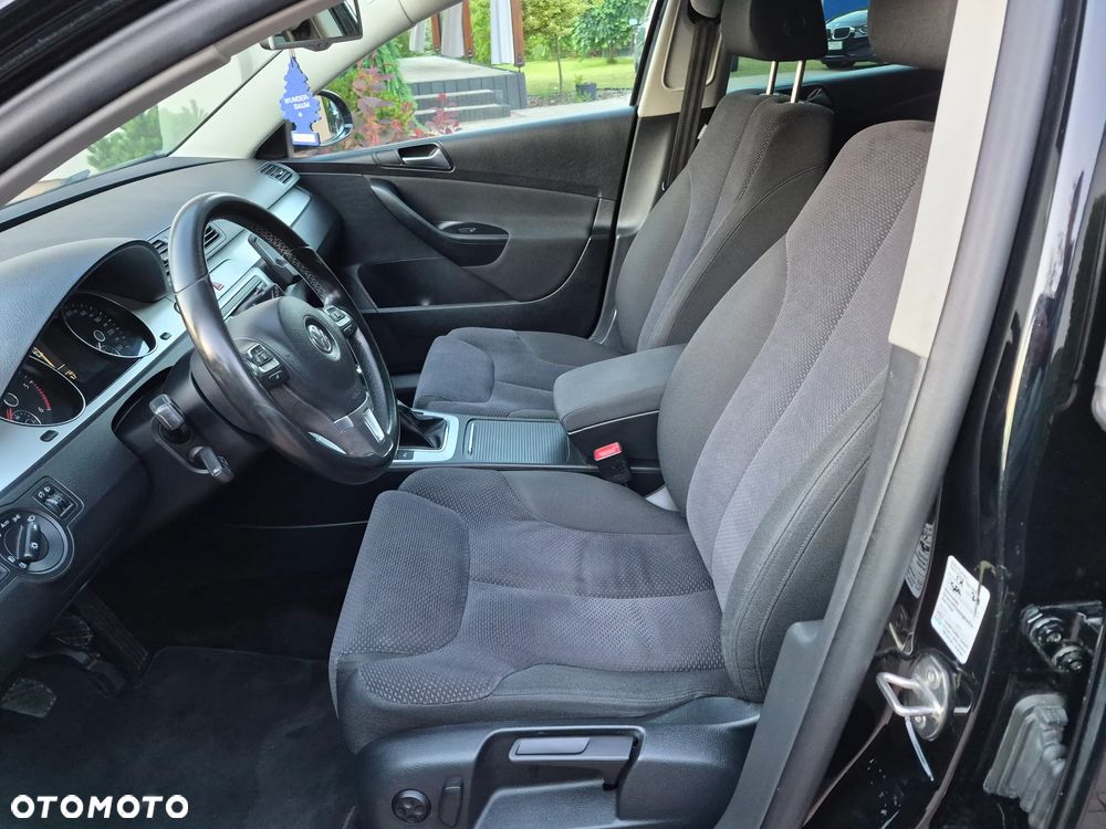 Volkswagen Passat 2.0 TDI 4Motion BlueMotion Technol Comfortline - 14
