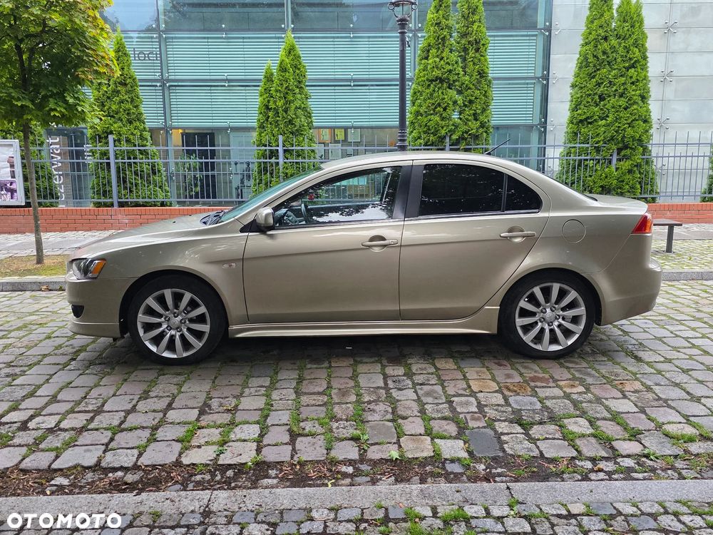 Mitsubishi Lancer 1.8 Intense - 11