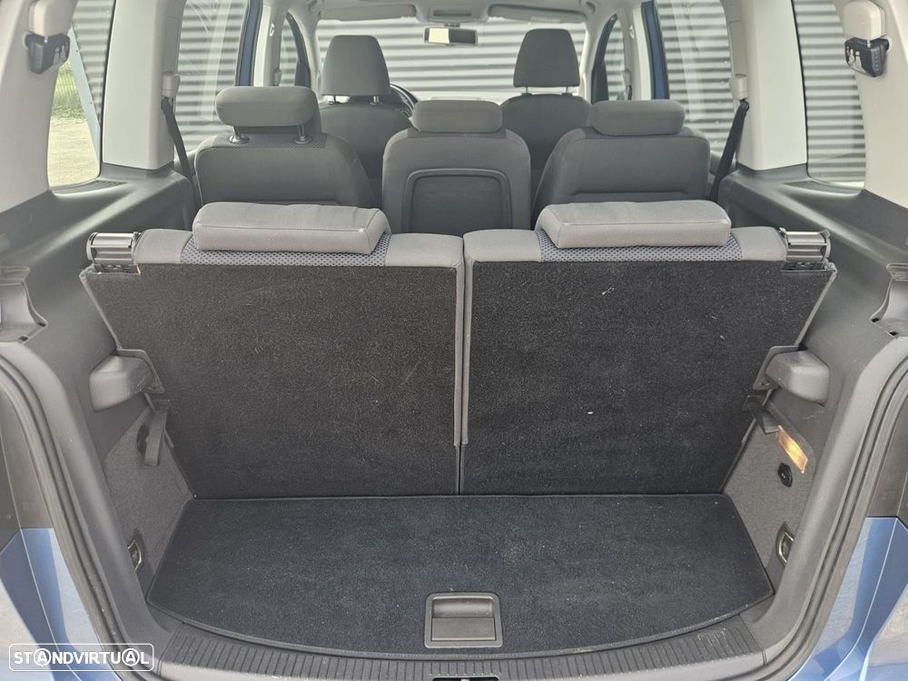 VW Touran 1.6 TDI Blue.Trendline 7L - 58