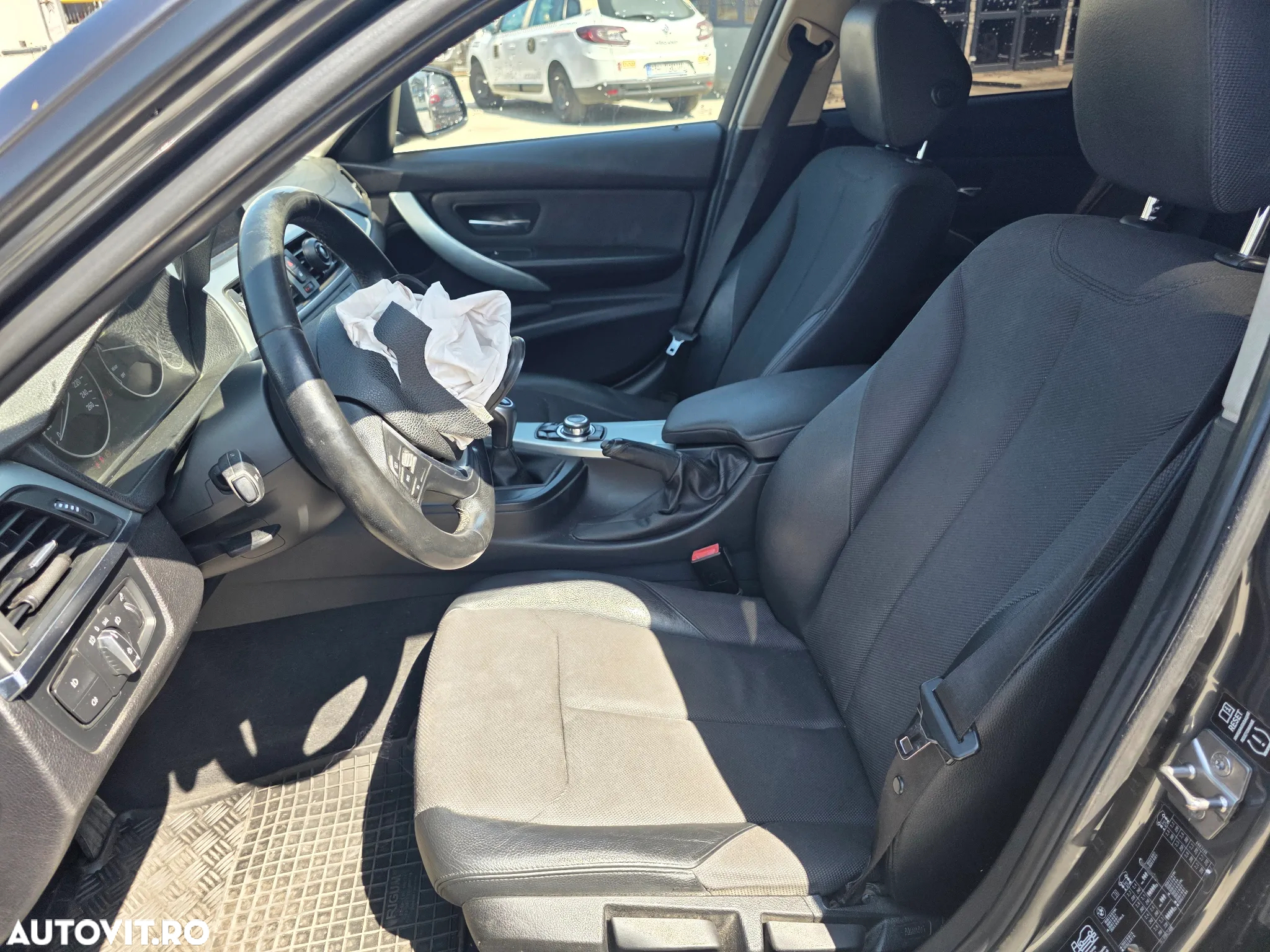 BMW Seria 3 320d xDrive - 11