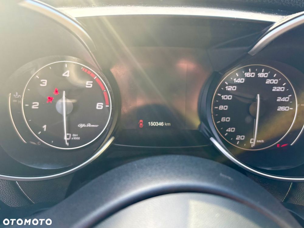 Alfa Romeo Giulia 2.2 D Turbo - 10