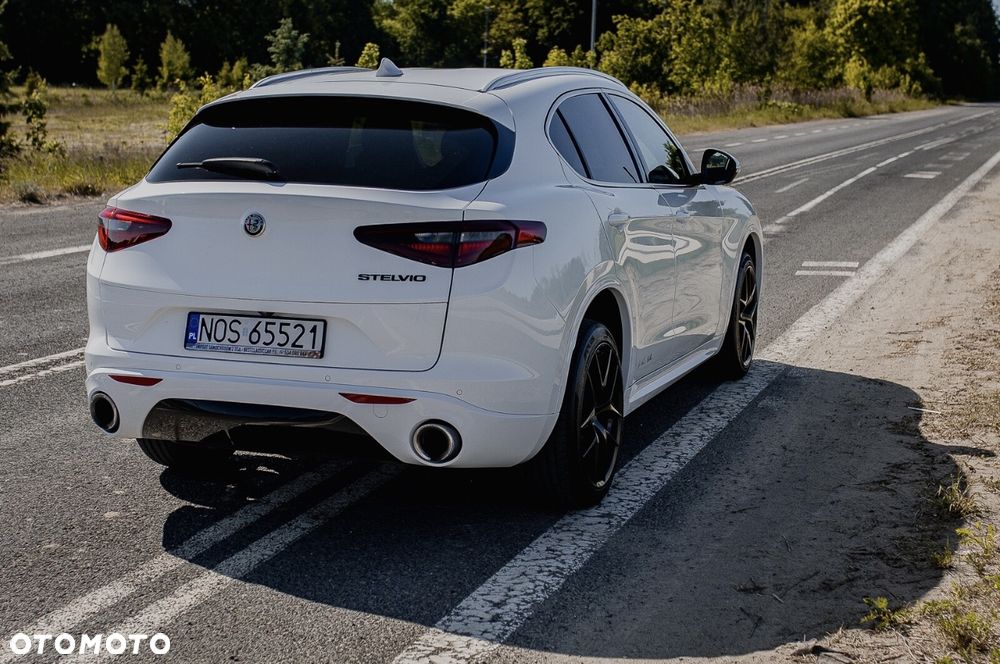 Alfa Romeo Stelvio - 6