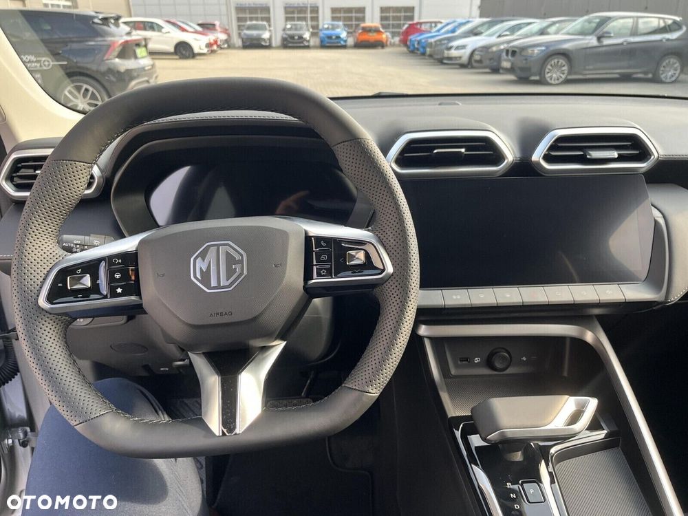 MG ZS Hybrid+ - 13