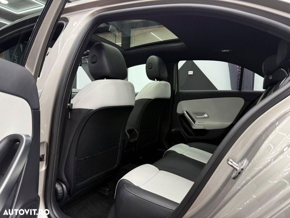 Mercedes-Benz A 250 e Sedan 8G-DCT AMG Line - 12