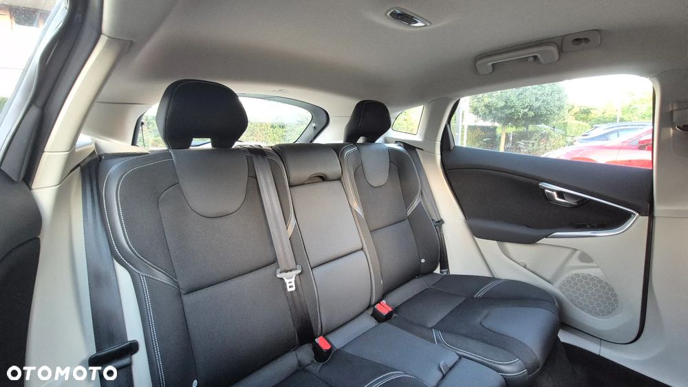 Volvo V40 T3 Drive-E Momentum - 30