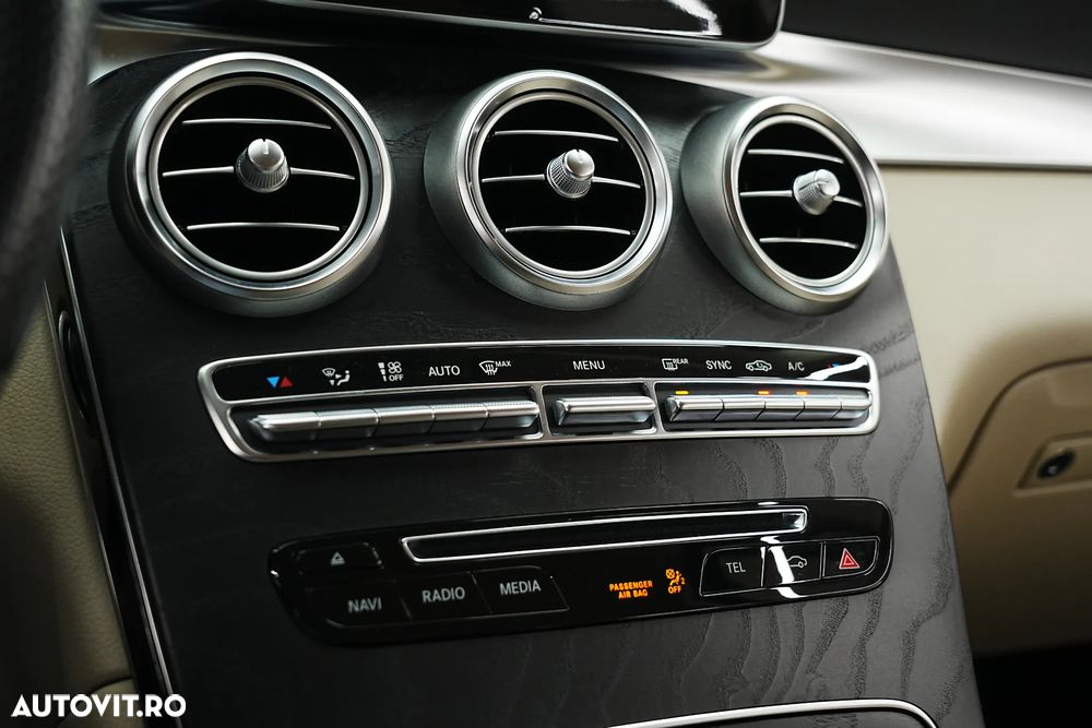 Mercedes-Benz GLC 250 4Matic 9G-TRONIC Exclusive - 22