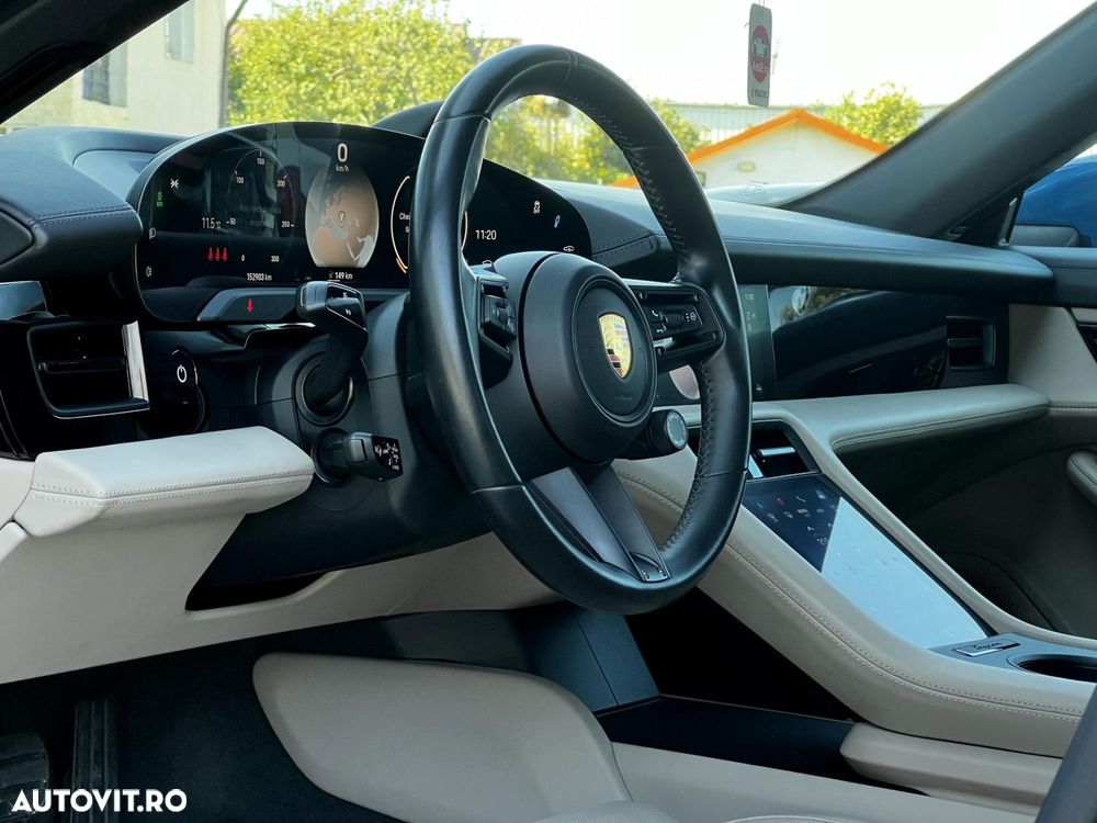Porsche Taycan - 13