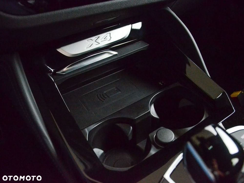BMW X4 - 26