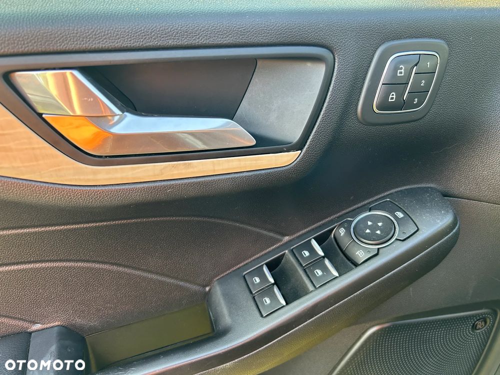 Ford Kuga 2.5 FHEV AWD Titanium - 11