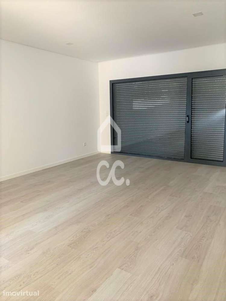 T3 com Parqueamento, a estrear, em zona privilegiada da Margem Sul - Grande imagem: 4/29