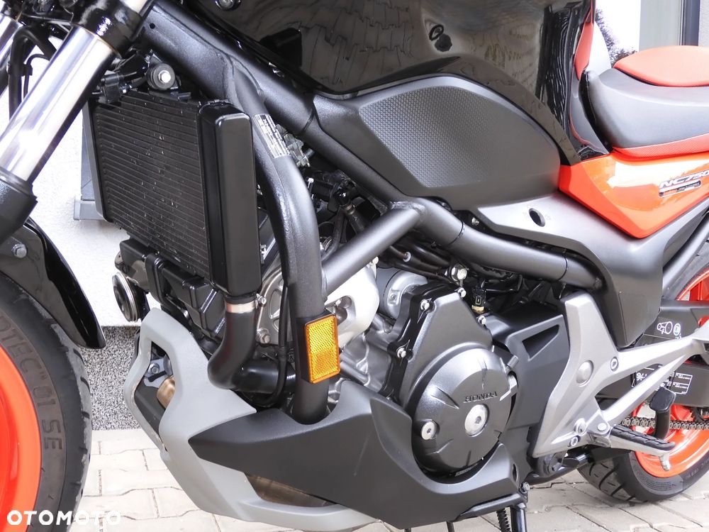 Honda NC - 25