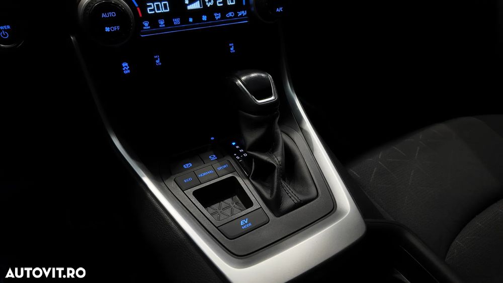 Toyota RAV4 2.5 Hybrid VVT-iE 4x2 Dynamic - 24