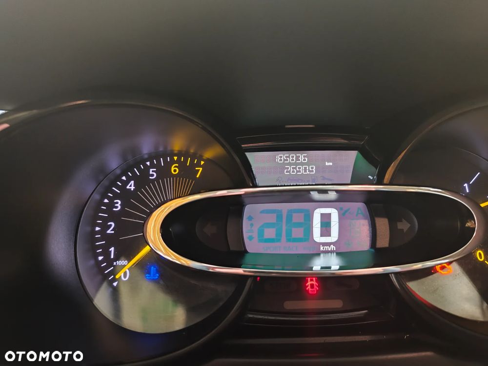 Renault Clio 1.2 16V Life - 11