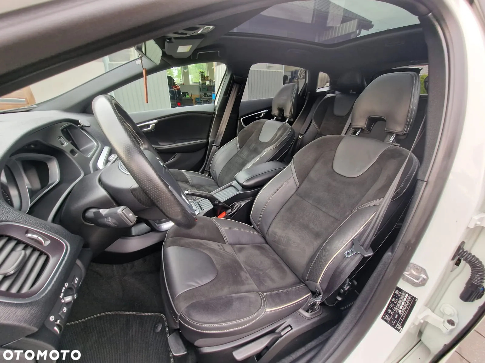Volvo V40 D3 Geartronic RDesign - 35