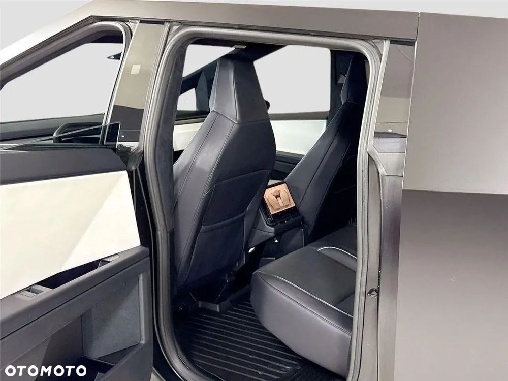 Tesla Cybertruck - 27