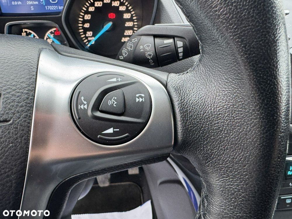 Ford Kuga 1.6 EcoBoost 2x4 Titanium - 22