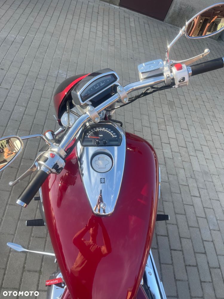 Suzuki Intruder - 3