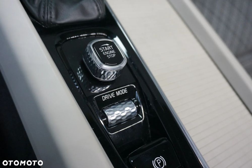 Volvo V60 D3 AWD Geartronic Momentum - 34