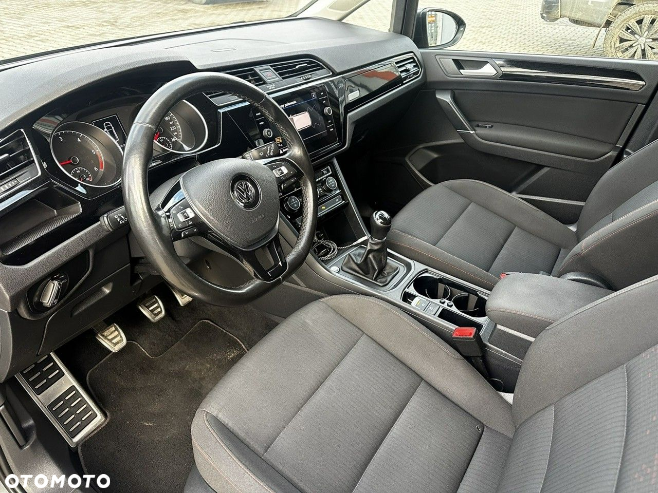 Volkswagen Touran 2.0 TDI SCR Comfortline - 21