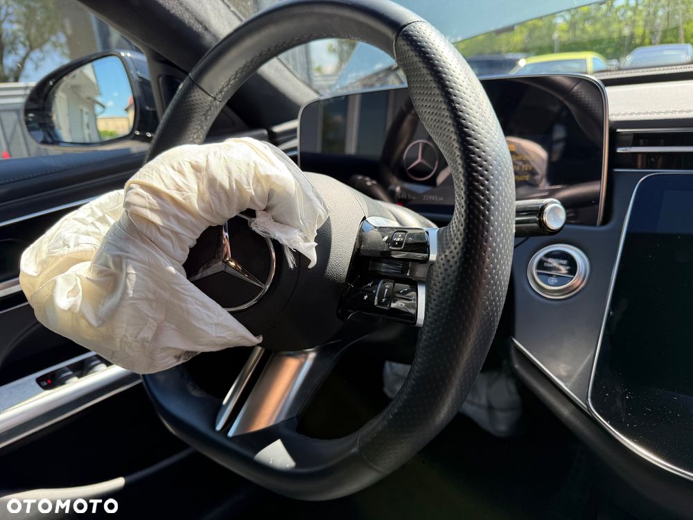 Mercedes-Benz Klasa E 200 mHEV 4-Matic AMG 9G-Tronic - 17