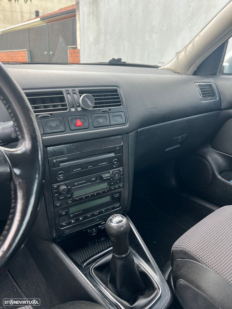 VW Bora 1.9 TDi Highline - 4