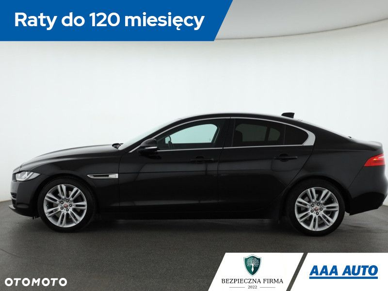 Jaguar XE - 3