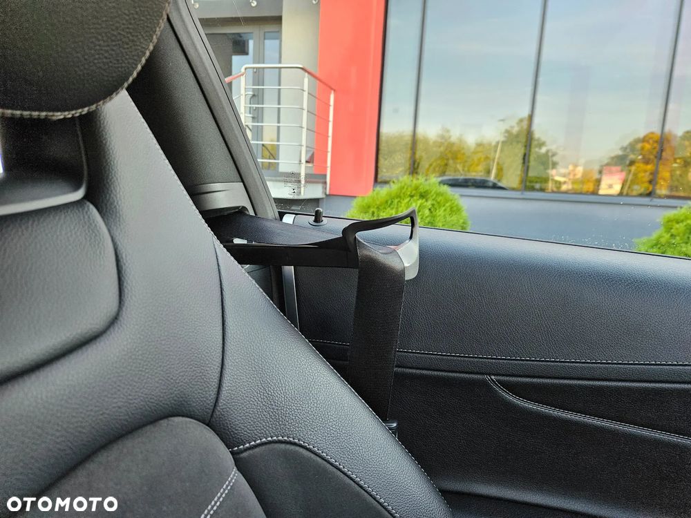 Mercedes-Benz Klasa C 200 4-Matic 9G-TRONIC - 28