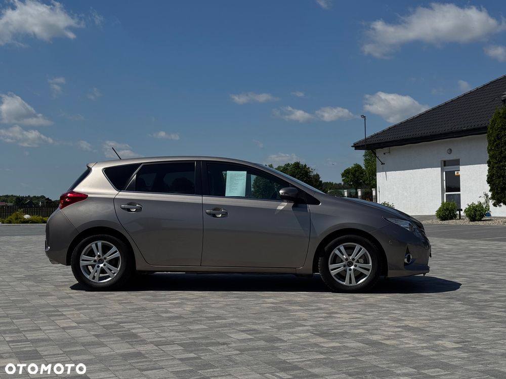 Toyota Auris 2.0 D-4D Prestige - 3