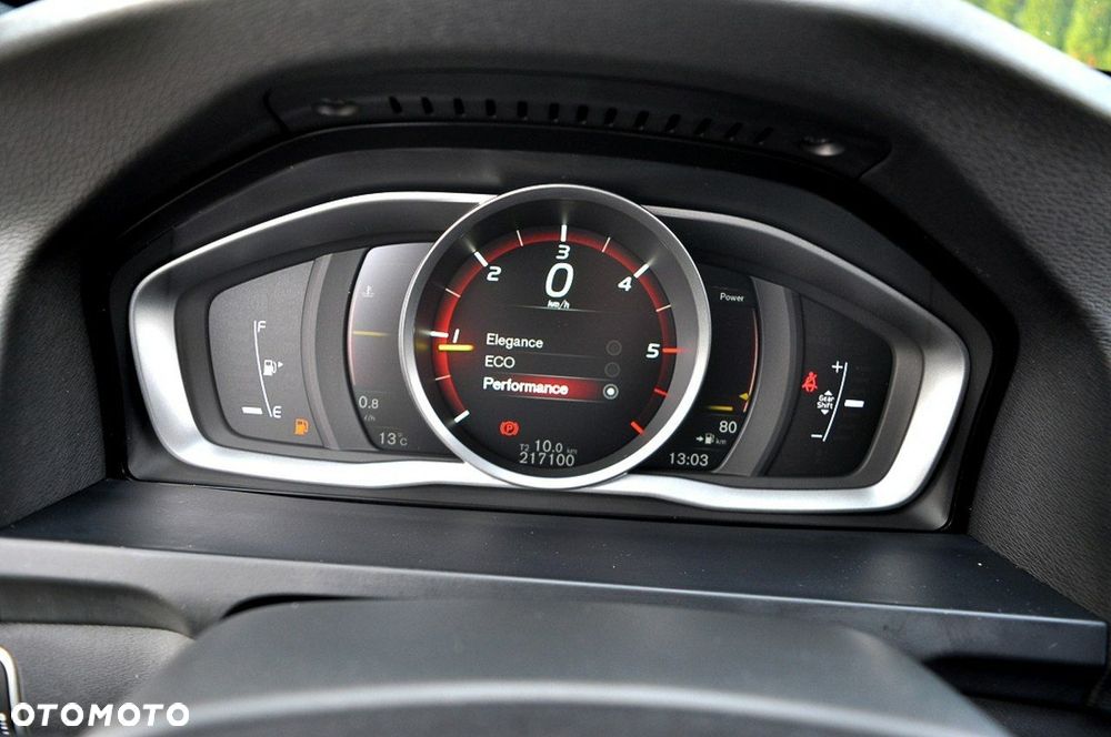 Volvo V60 D3 Drive-E Momentum - 24