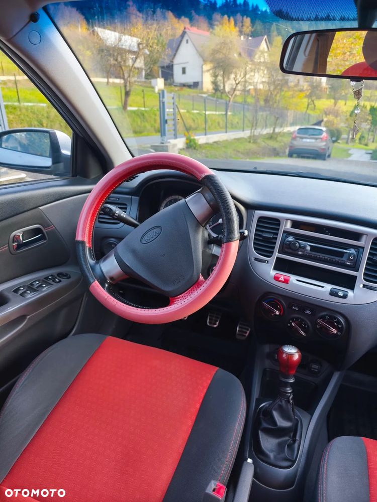Kia Rio - 16