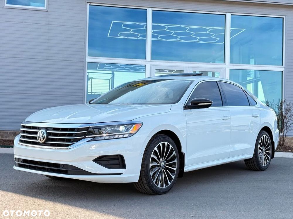 Volkswagen Passat 2.0 TSI Business DSG - 1