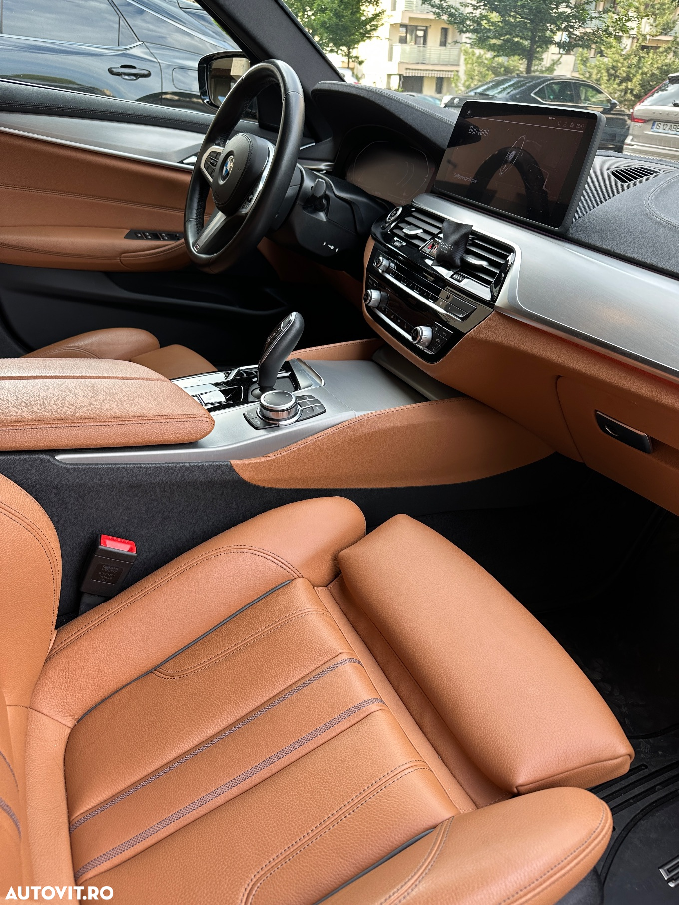 BMW Seria 5 530i xDrive AT MHEV - 8