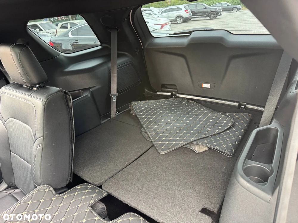 Ford Explorer - 25
