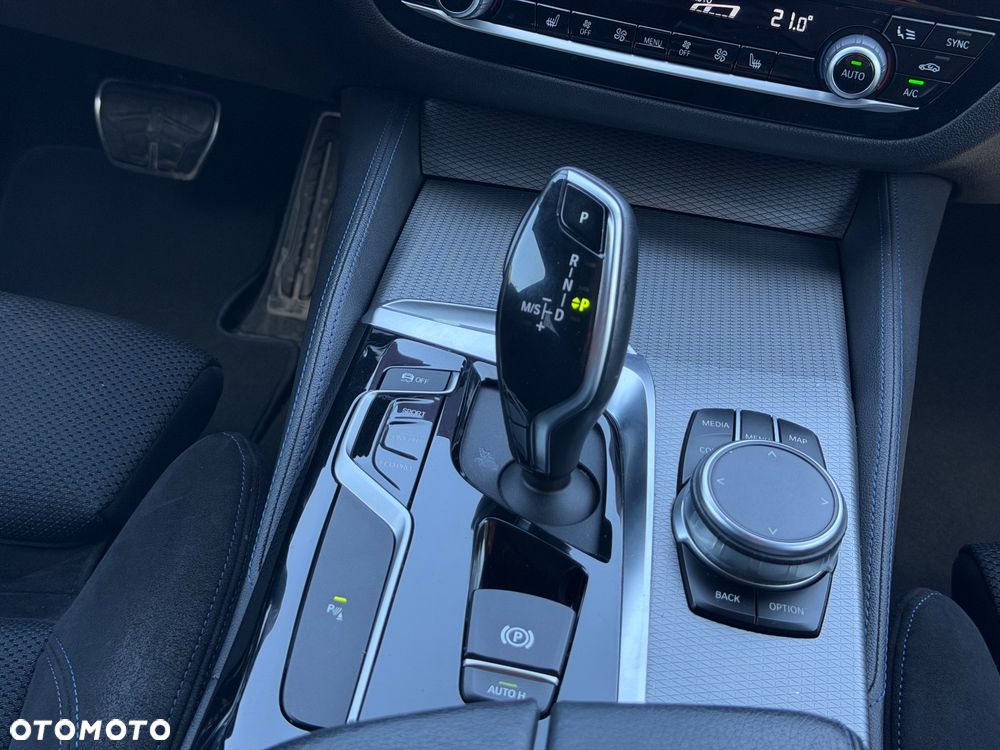 BMW Seria 5 520d xDrive M Sport sport - 25
