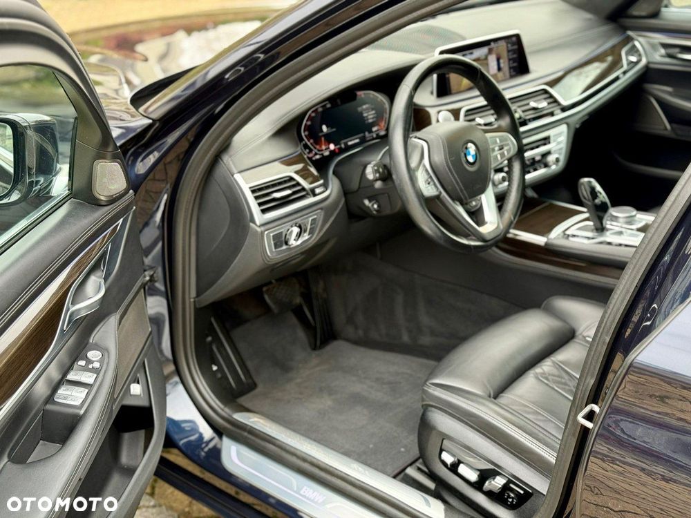 BMW Seria 7 750i xDrive sport - 5