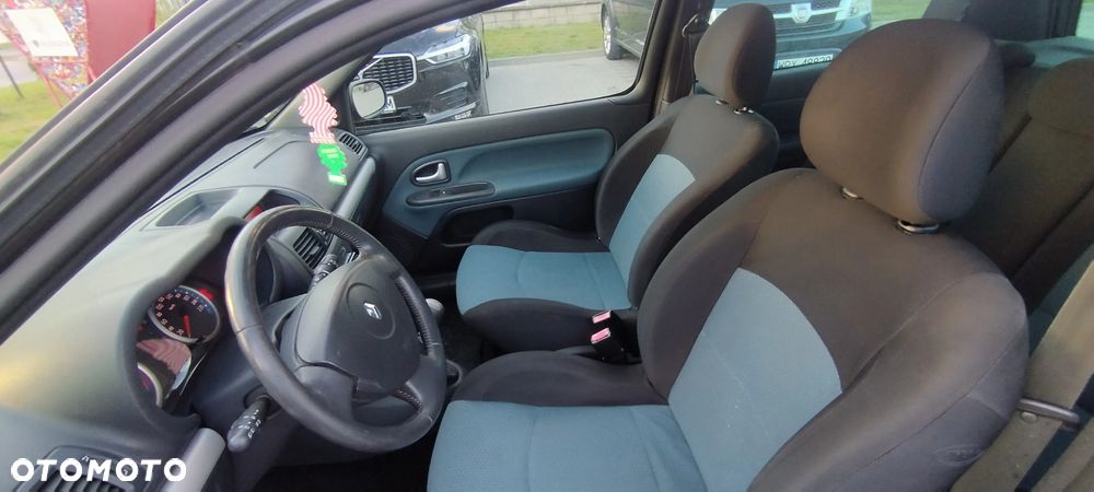 Renault Clio 1.2 16V Campus - 7
