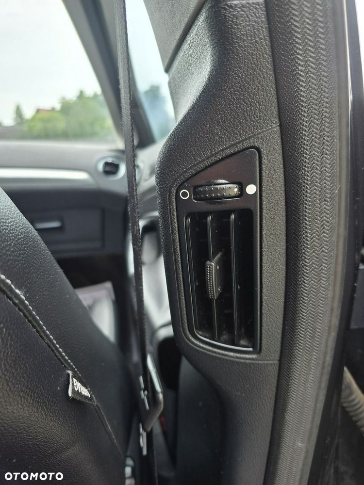 Ford Mondeo - 23