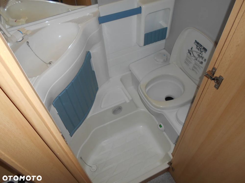 KNAUS EIFELLAND HOLIDAY 460 - 8