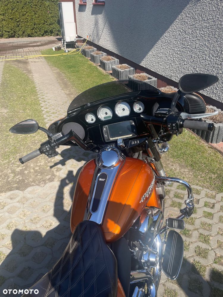 Harley-Davidson CVO Street Glide - 8