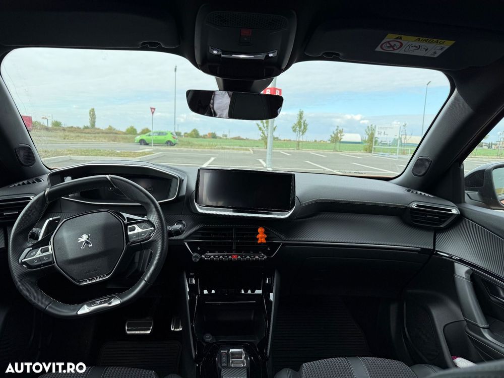 Peugeot 2008 1.2 L PureTech STT EAT8 GT Line - 13